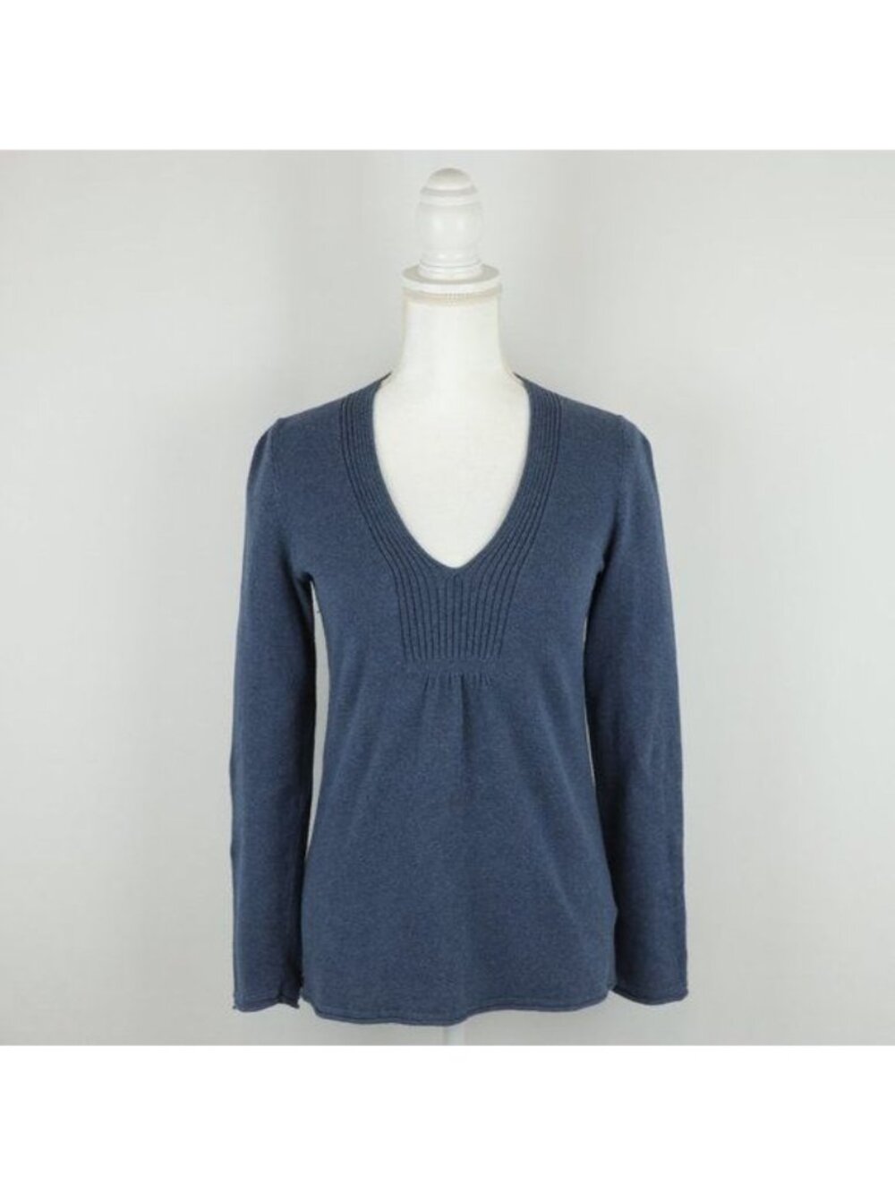 Eddie Bauer Women's Small Blue Cotton Blend V-Neck Tight Knit Sweater